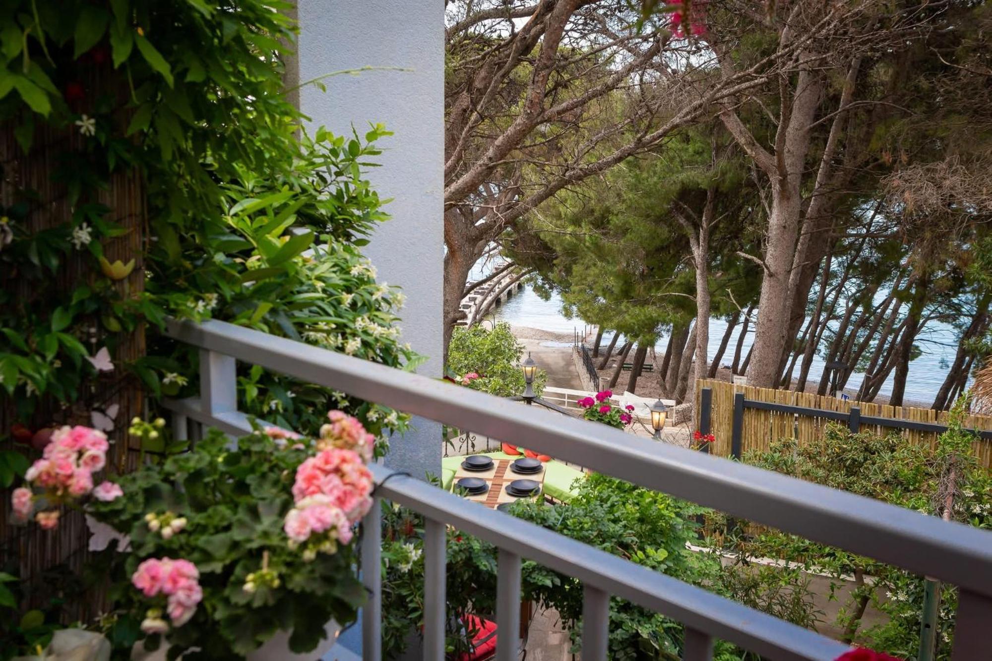 Beachfront Apartment Romilda Макарска Экстерьер фото
