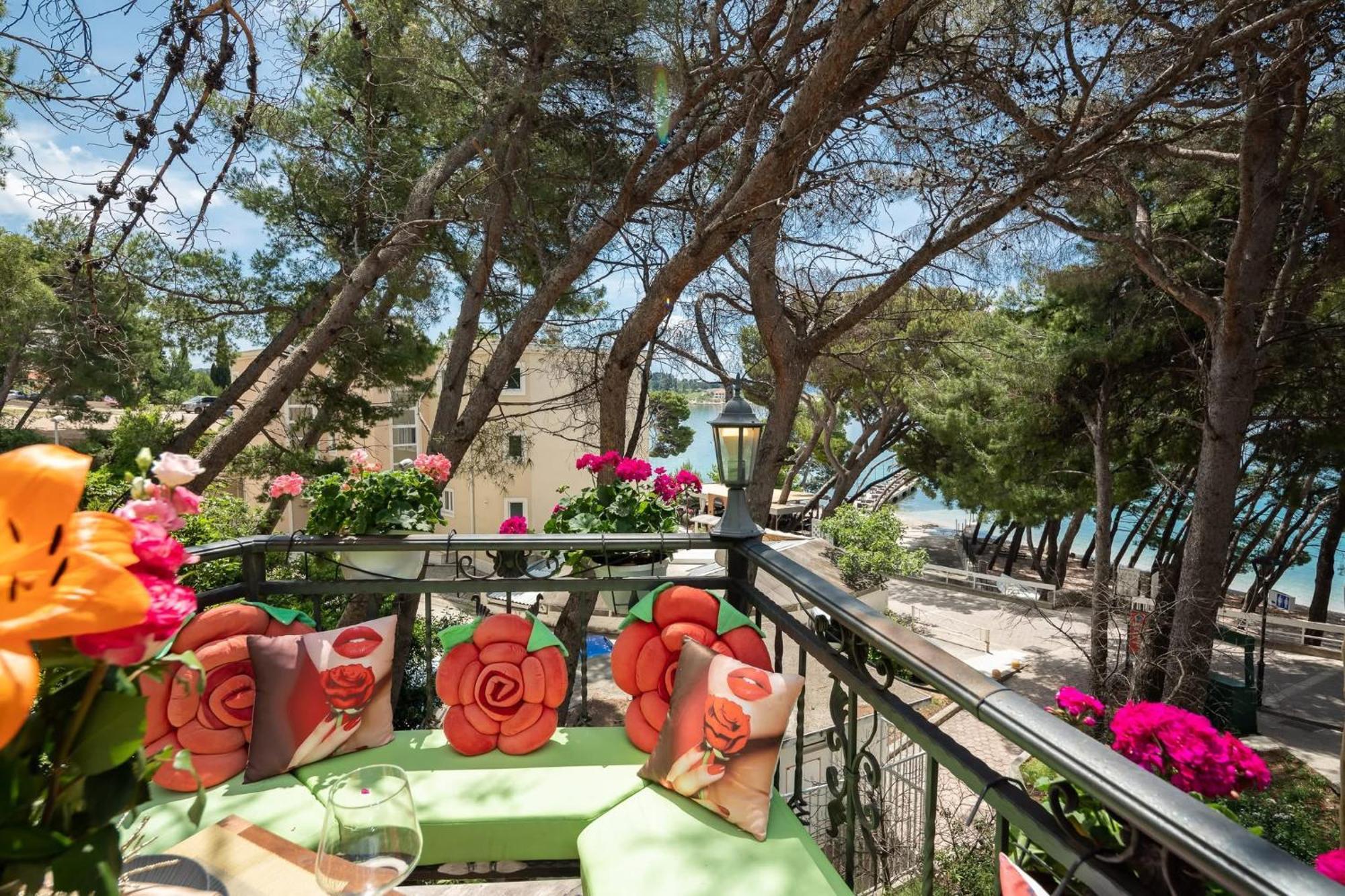 Beachfront Apartment Romilda Макарска Экстерьер фото
